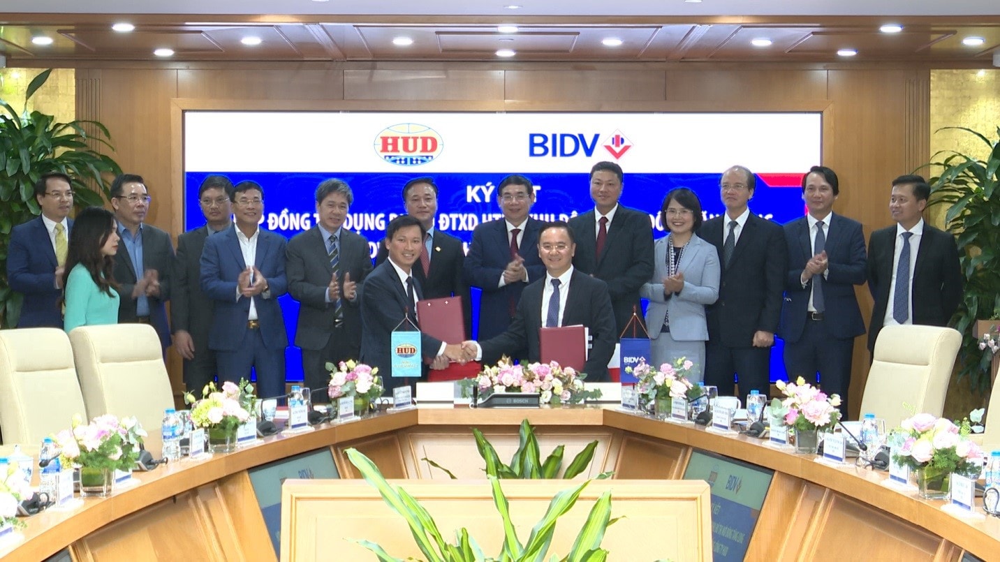 Ảnh 2 - Ký kết hợp đồng tài trợ vốn giữa BIDV và HUD