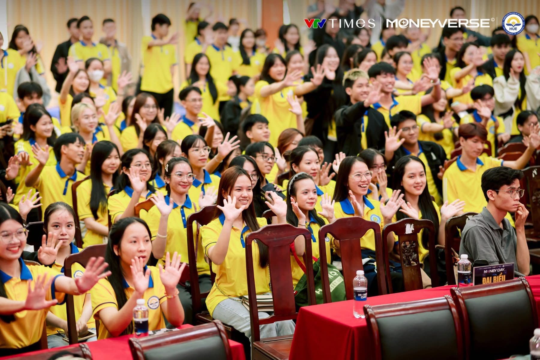 Hàng ngàn sinh viên Đại học Kinh tế - Đại học Huế hào hứng đón chào Money Day