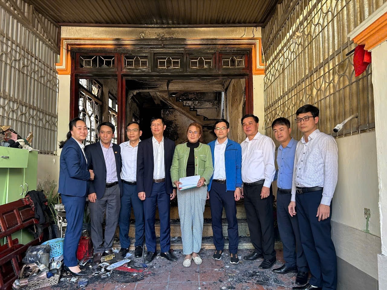 ảnh trao hỗ trợ