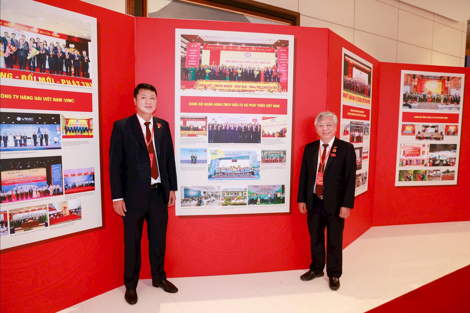 BIDV Party Committee participates in exhibition at the Congress