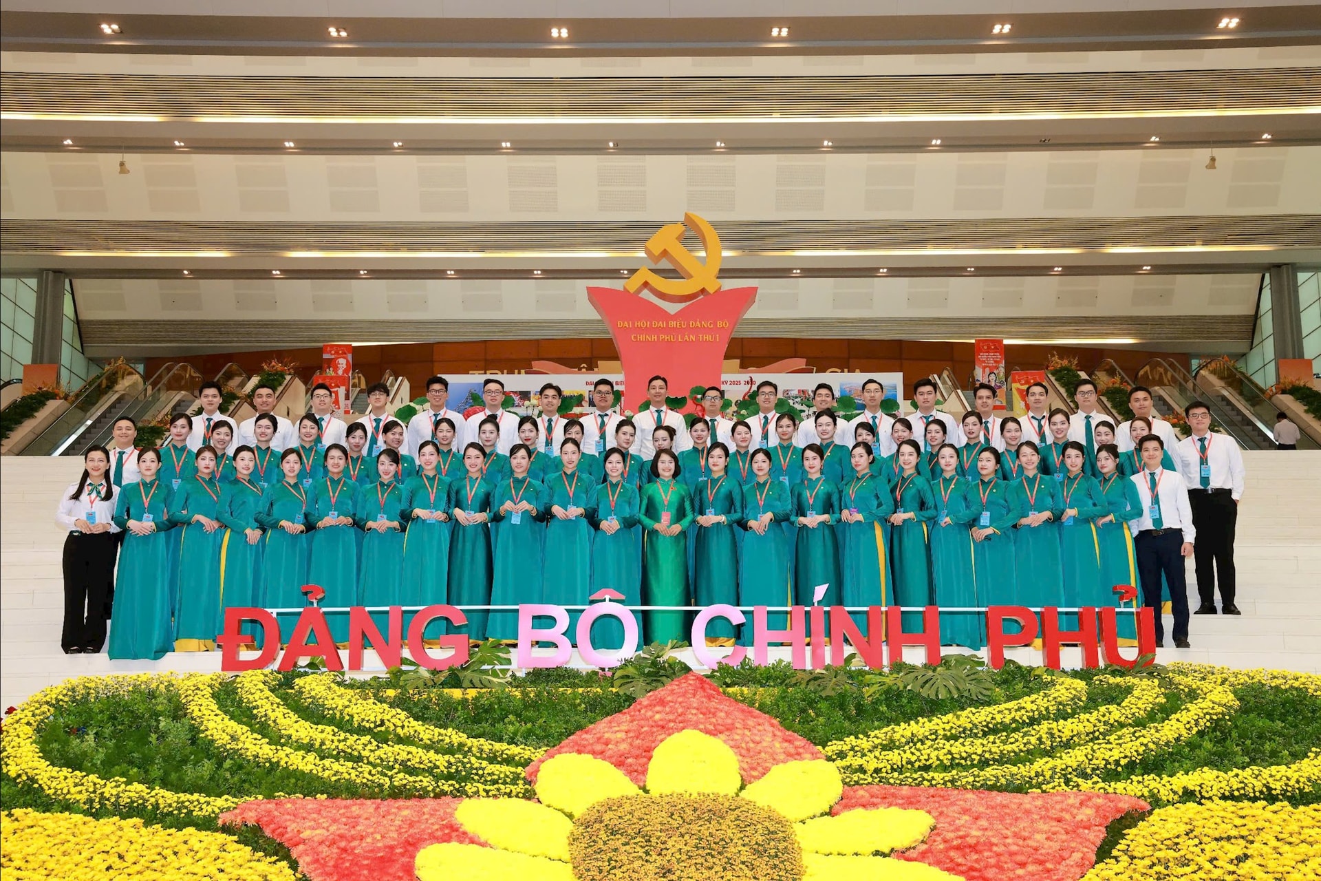 Duyên dáng, lịch thiệp, chu đáo và hiểu biết là những phẩm chất mà các đoàn viên thanh niên BIDV mang đến Đại hội, để lại ấn tượng đẹp cho các đại biểu.