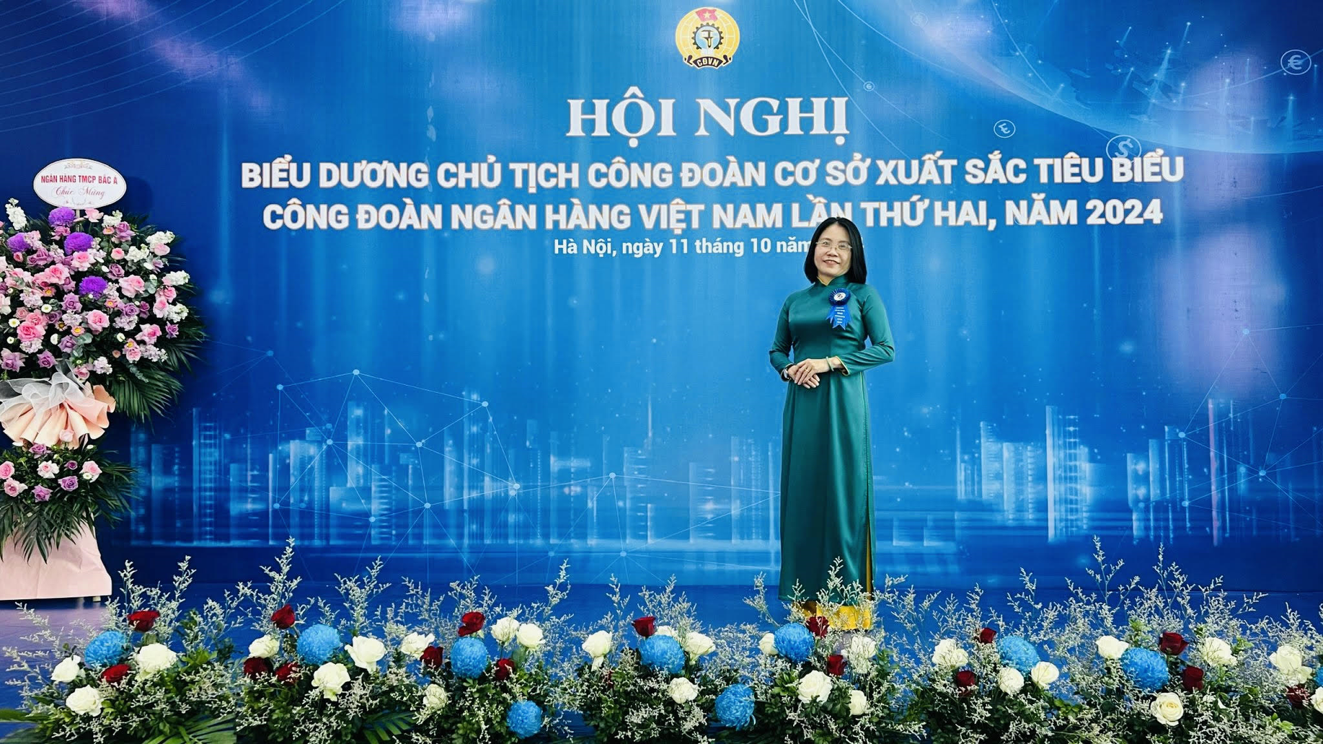Chị Ninh Thị Vân Khánh tại Hội nghị Biểu dương Chủ tịch CĐCS xuất sắc
