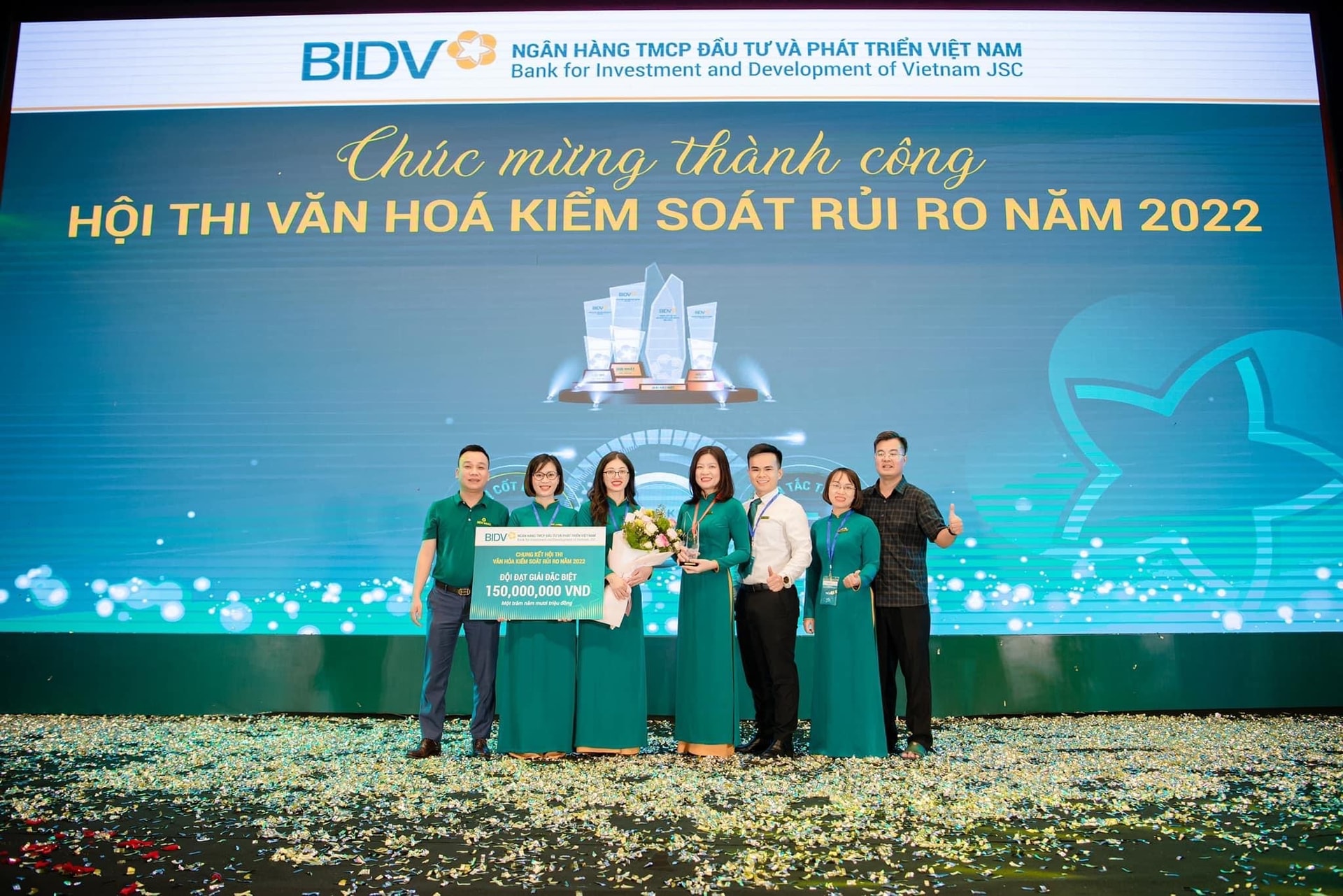 Đội thi BIDV Hà Nội do chị Dương Thị Oanh dẫn dắt đạt giải Đặc biệt hội thi VHKSRR vòng Chung kết