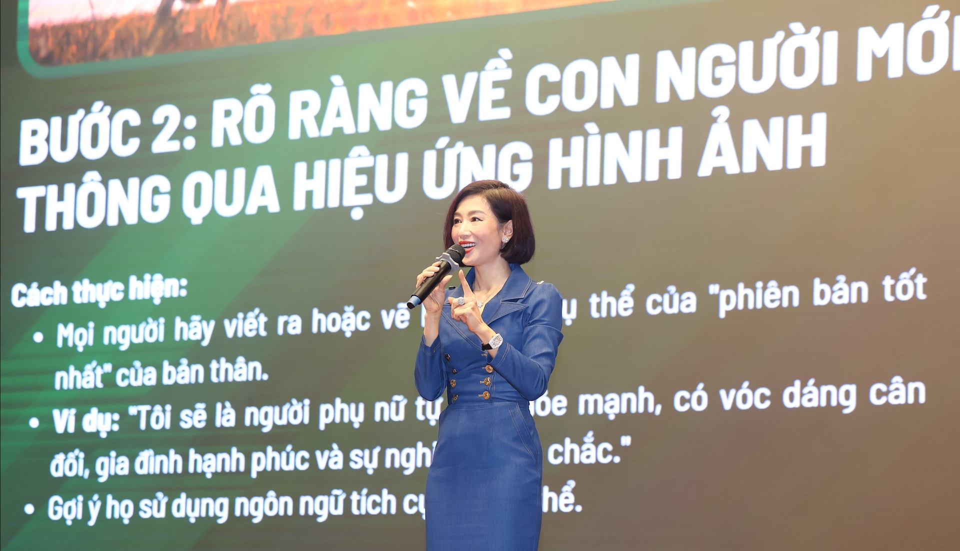 The seminar provided a lot of useful information.