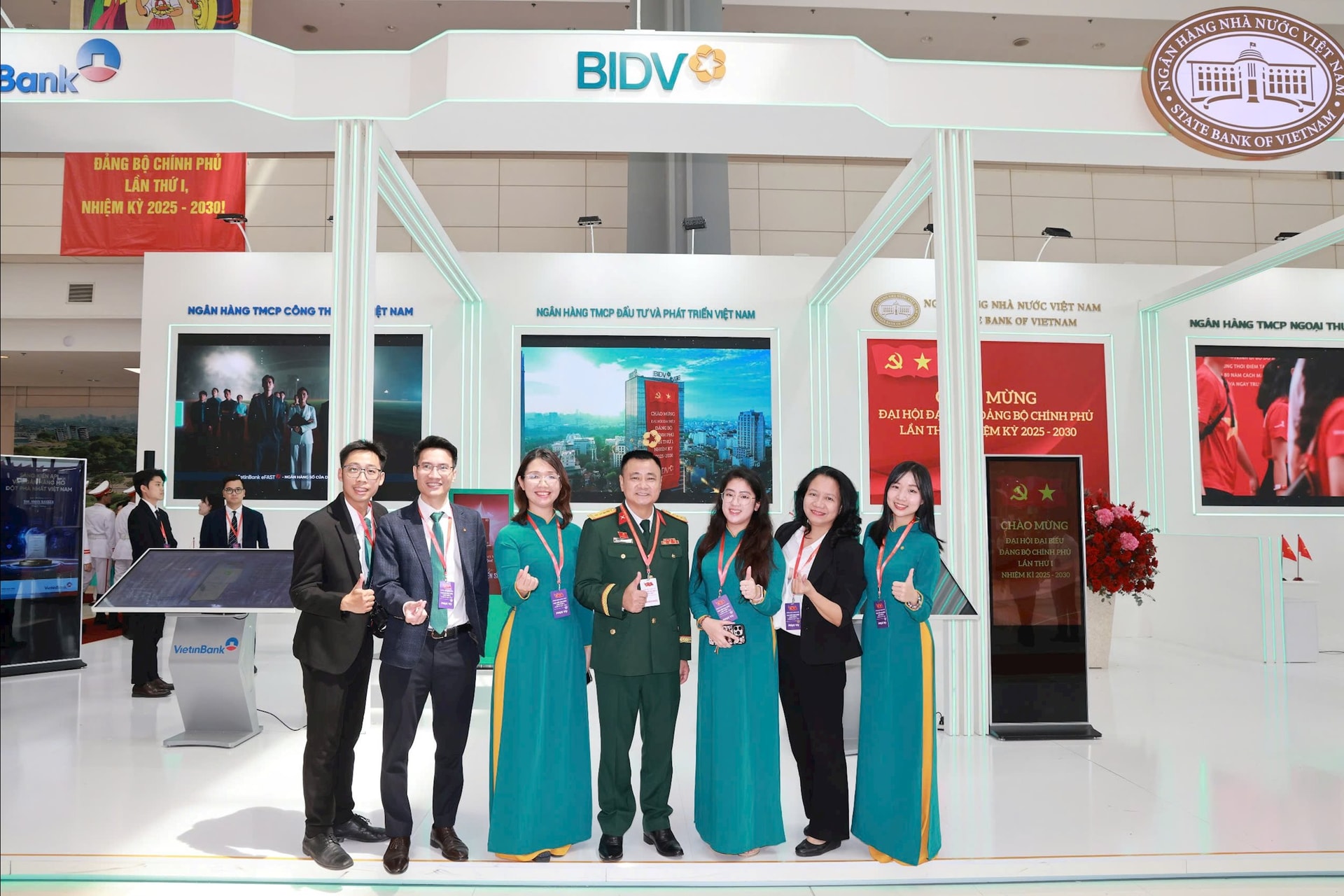 The booth attracted many guests.