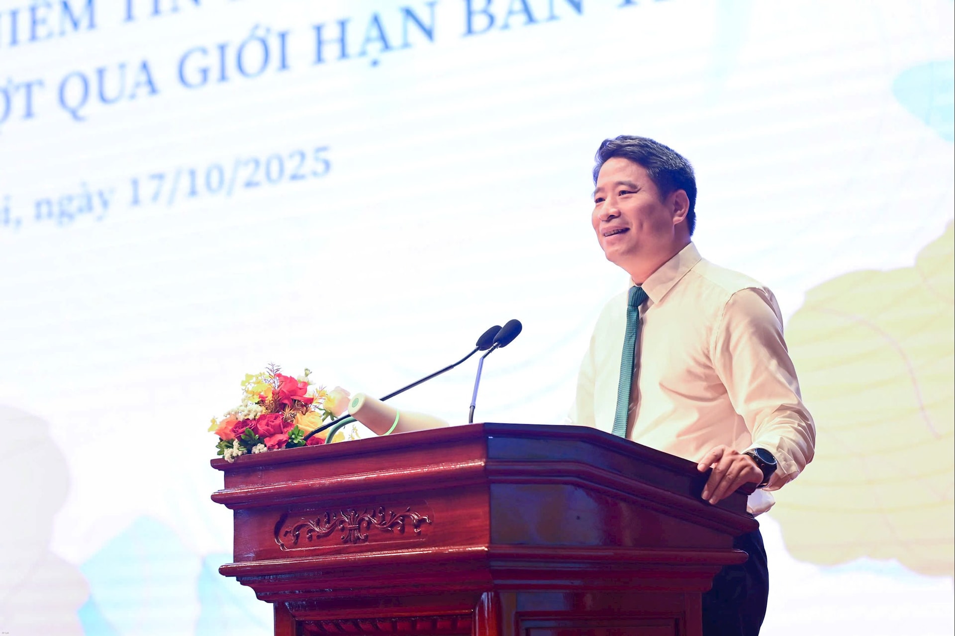 Phó Tồng Giám Đốc, Chủ tịch Công Đoàn BIDV Trần Phương phát biểu Chúc mừng Ngày Phụ nữ Việt Nam