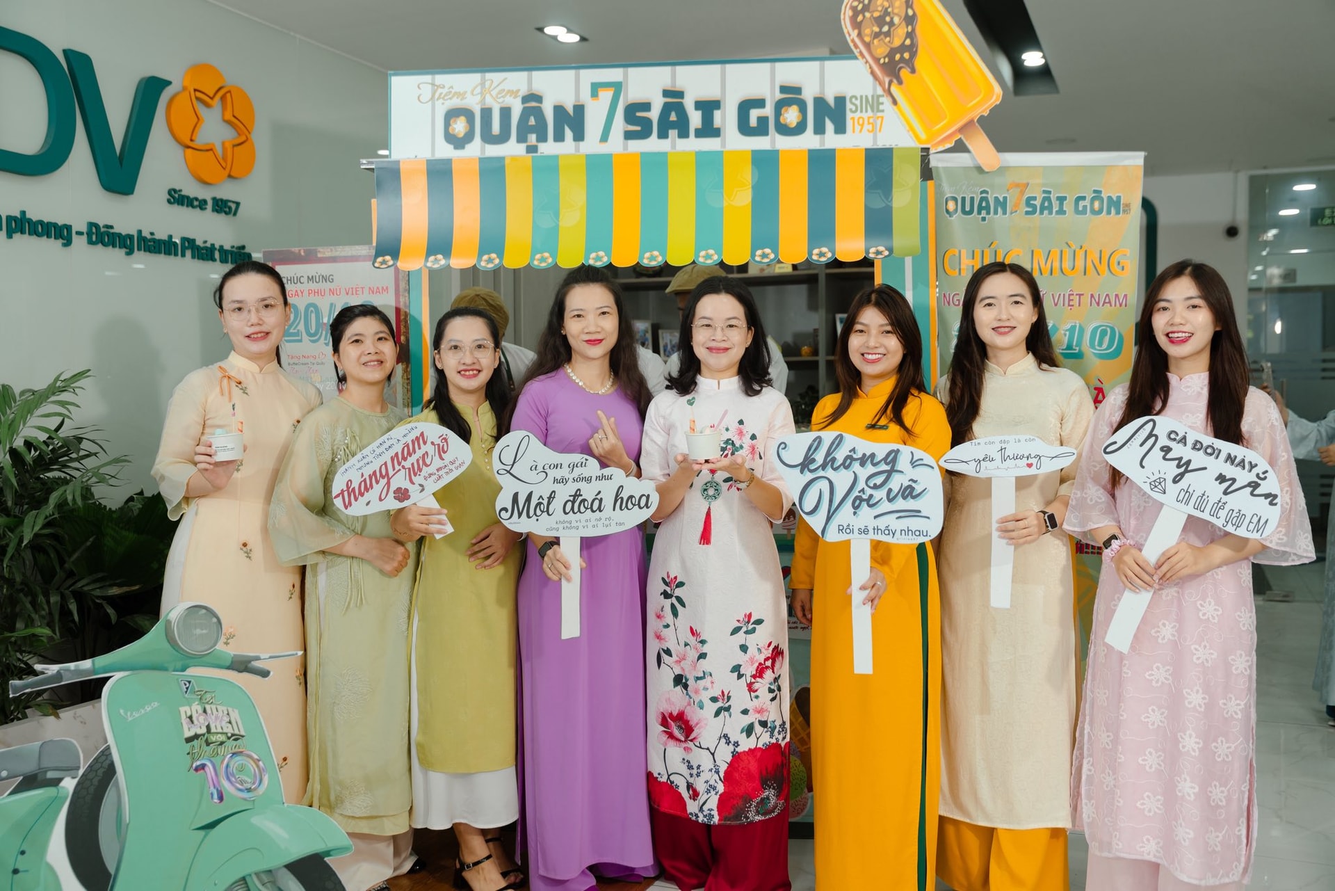 1 Ice Cream Counter of District 7 Saigon Branch