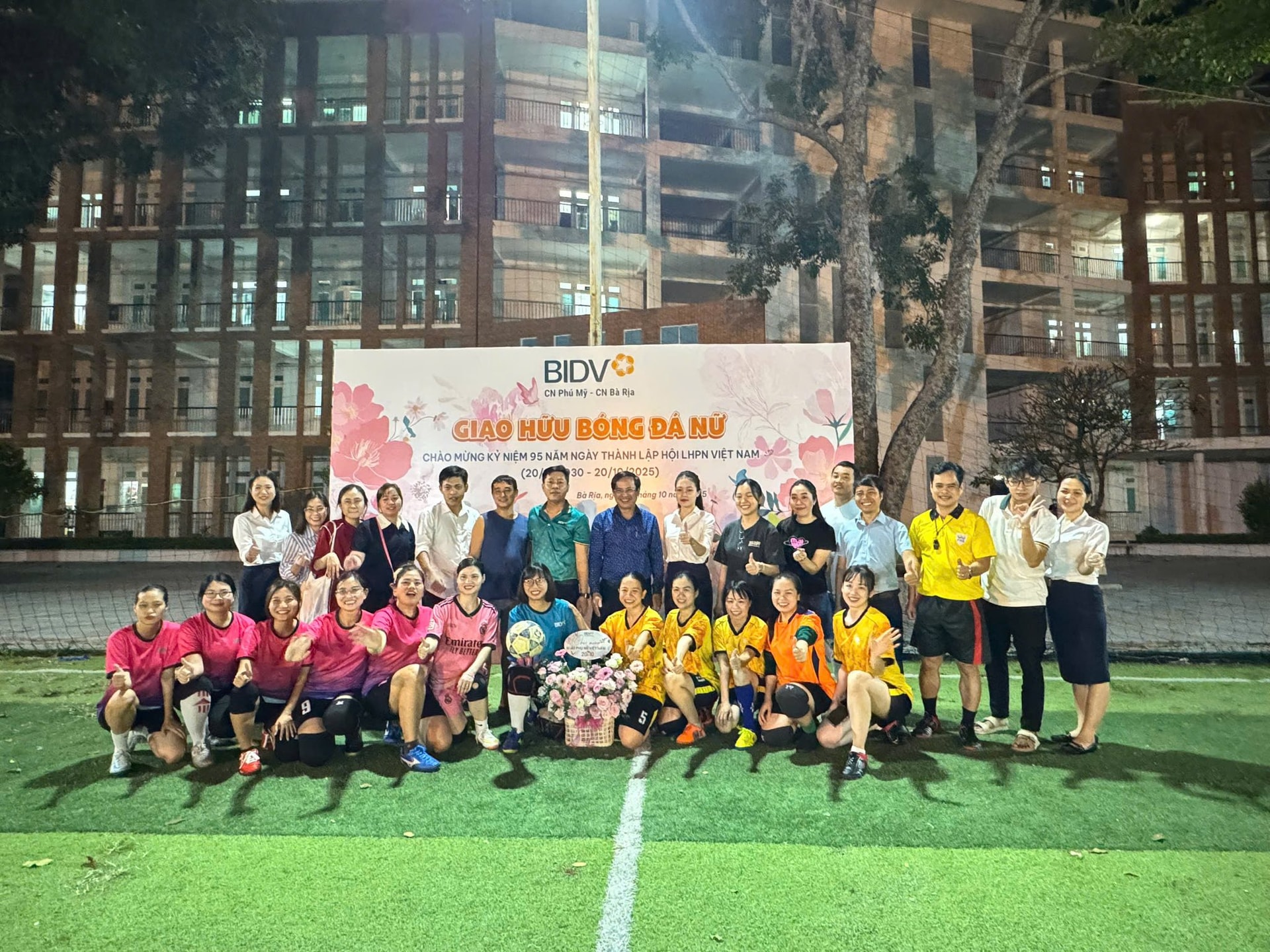 Women's football exchange between Ba Ria and Phu My branches