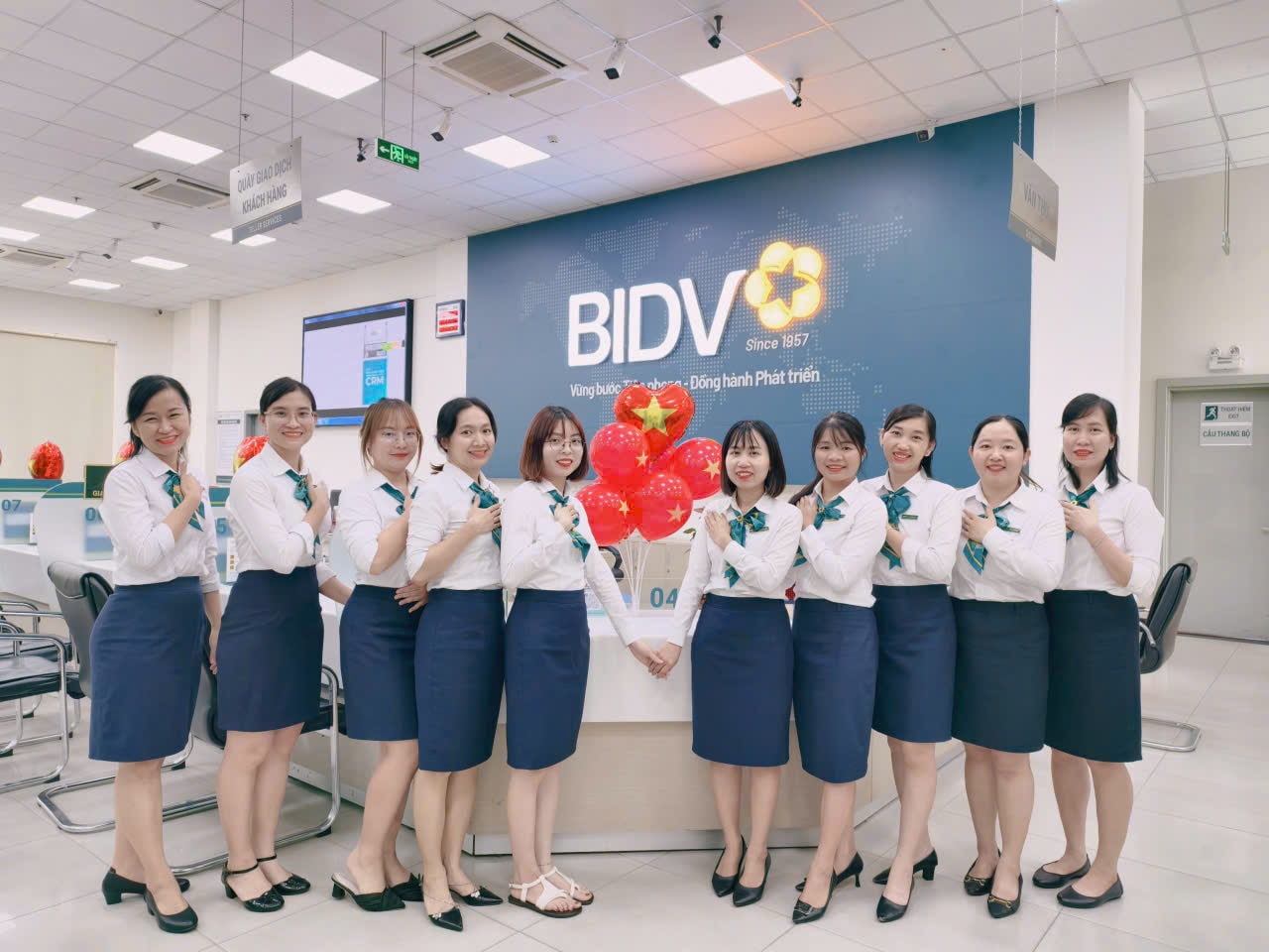 Phu My Branch - Customer Transaction Office responds to the campaign