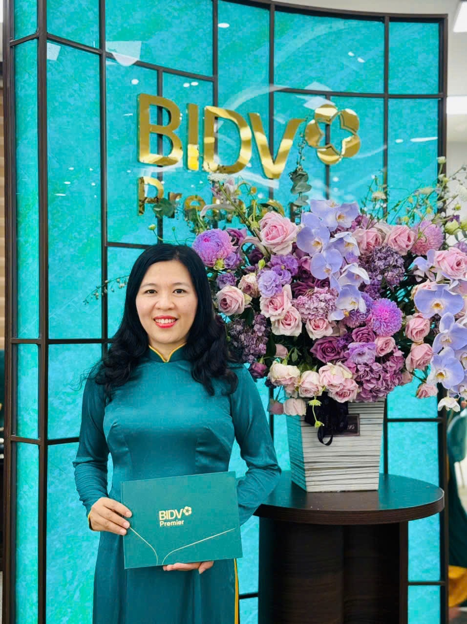 Ms. Le Thi Thuy Ha - Director of Ngoc Hoi Transaction Office, Nam Ha Noi Branch