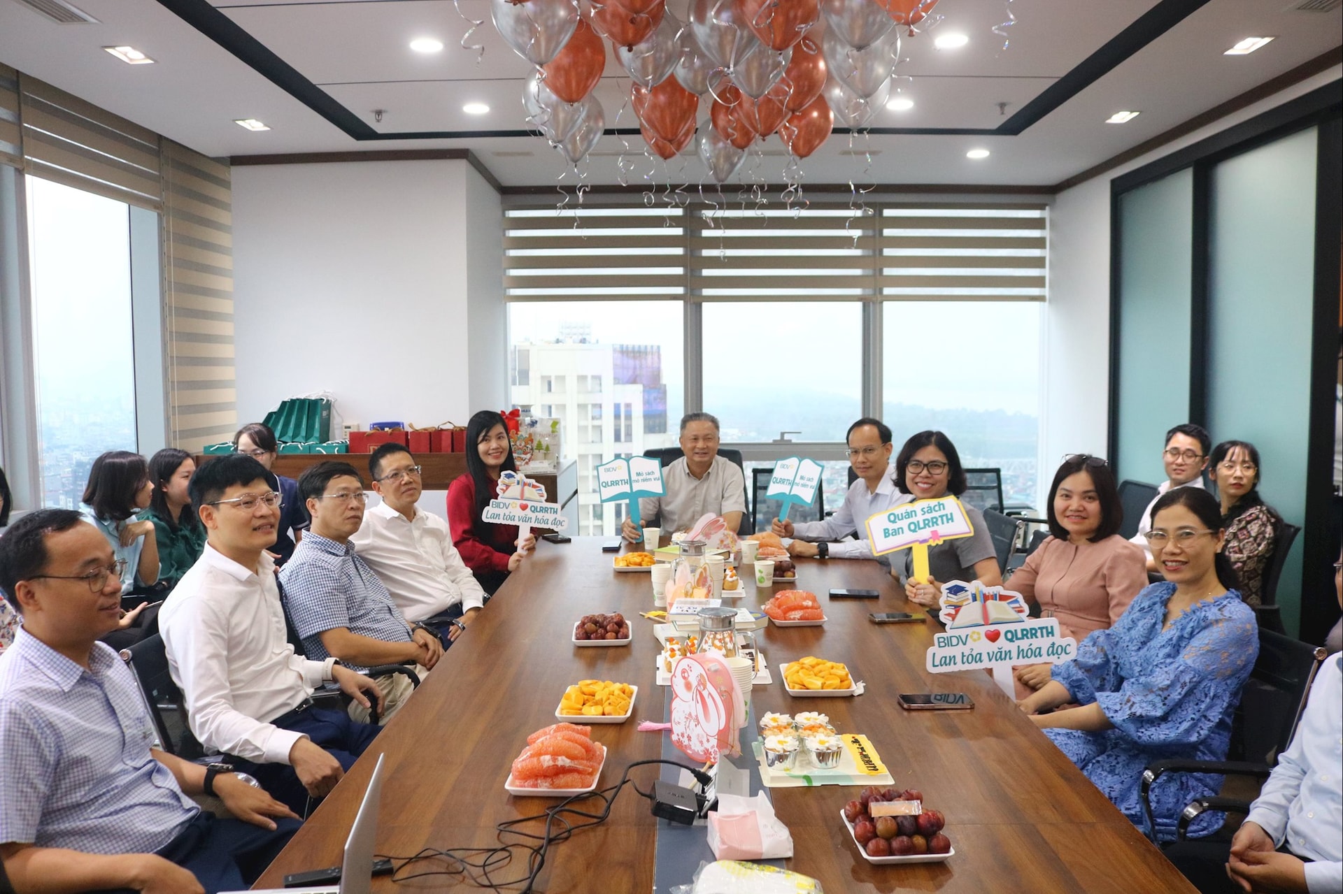 Guests and officers of the Risk Management Board attended the discussion