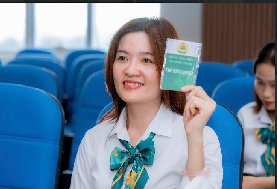 Branch staff attend the congress