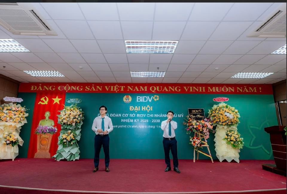 Youth Union performance to celebrate the congress