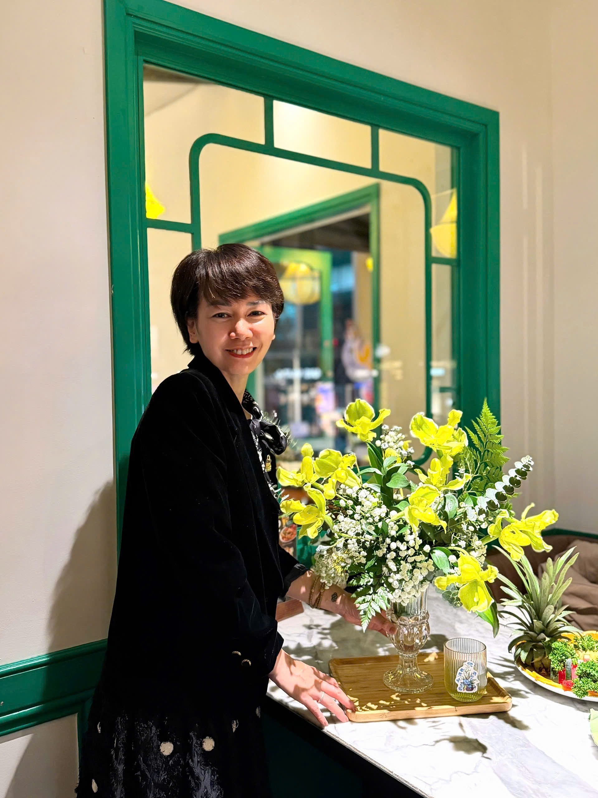 Smiles as bright as flowers 4