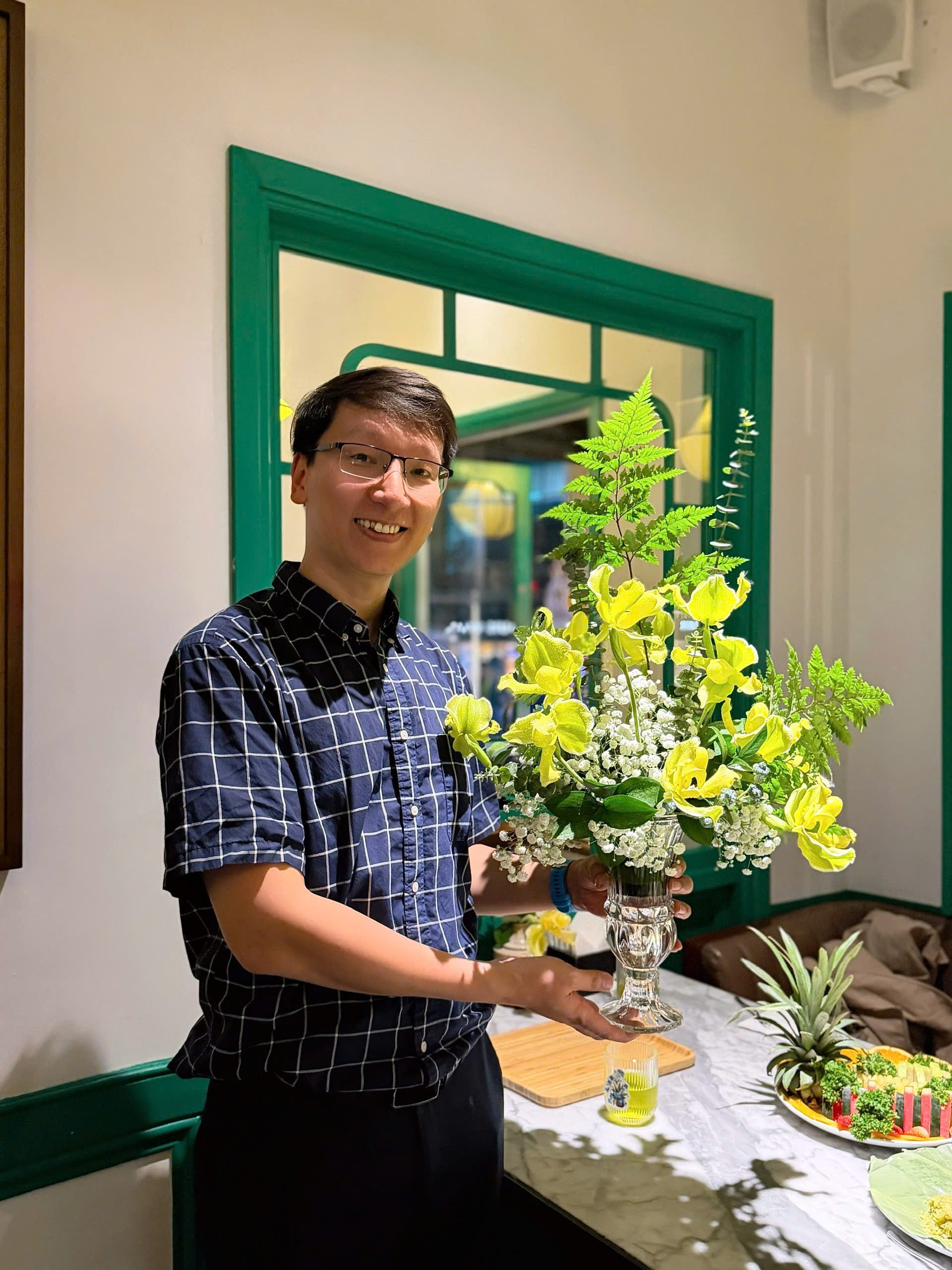 Smiles as bright as flowers 5