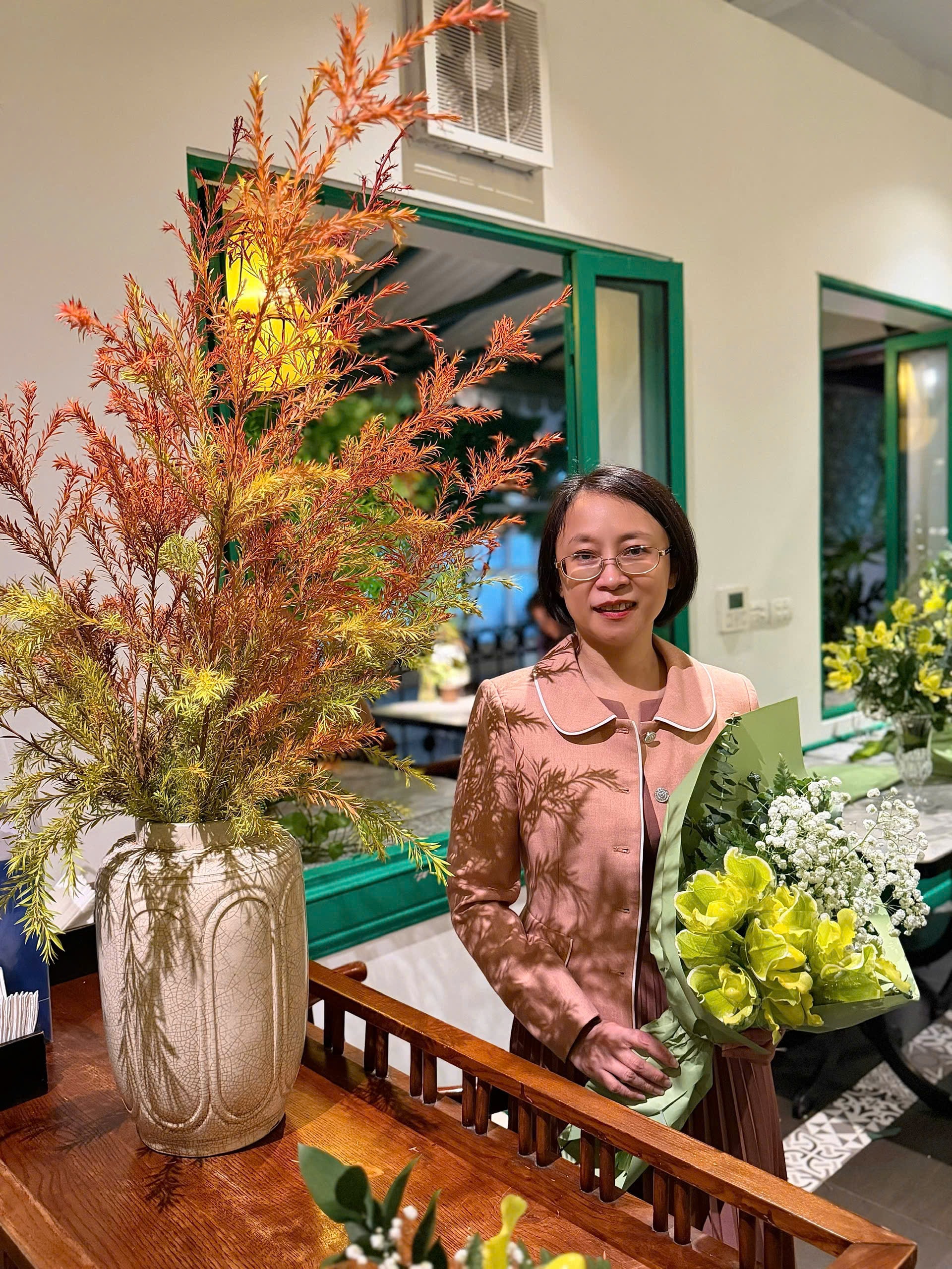 Smiles as bright as flowers 6