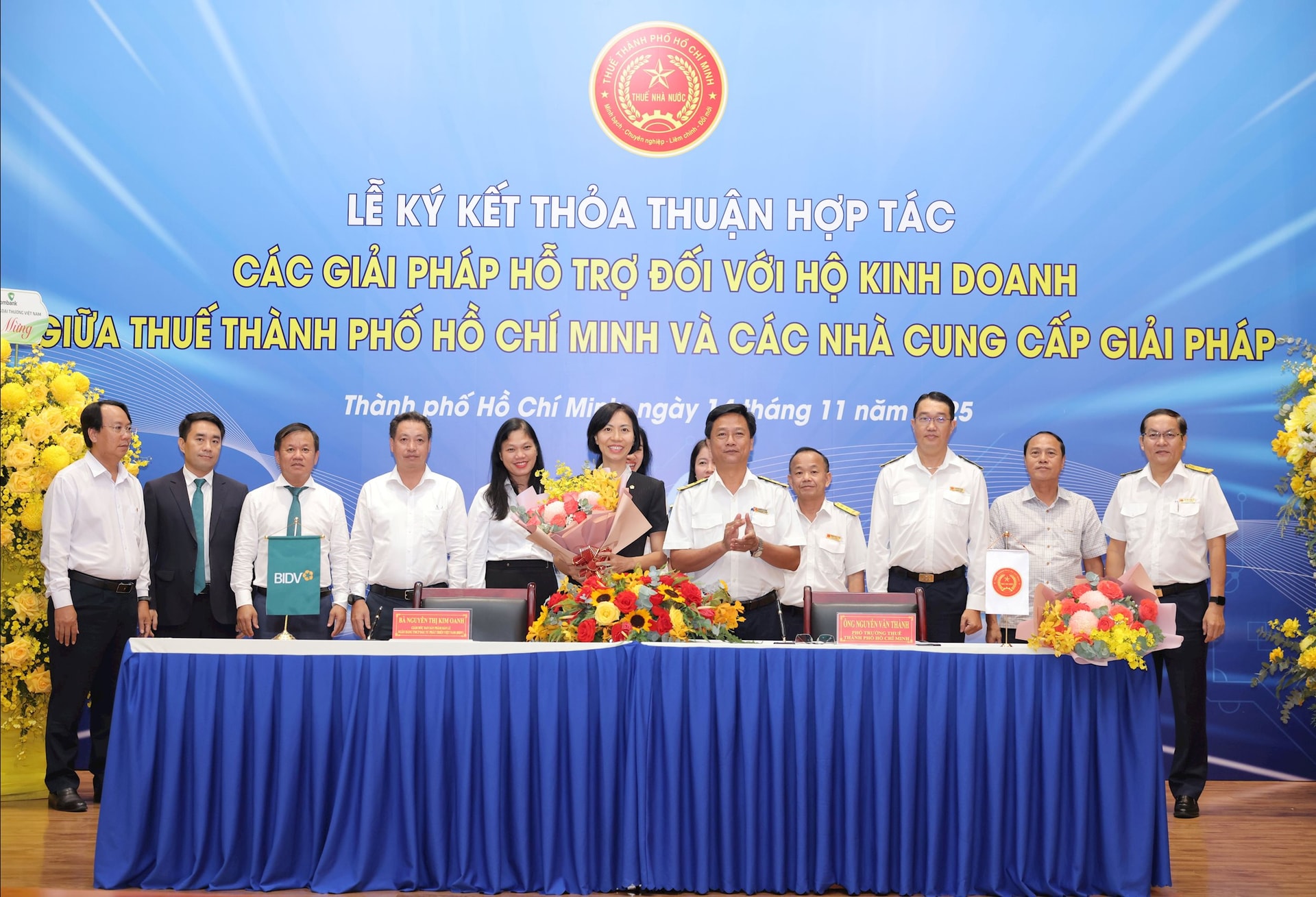 Đại diện BIDV và Thuế TP. Hồ Chí Minh ký kết Thỏa thuận hợp tác
