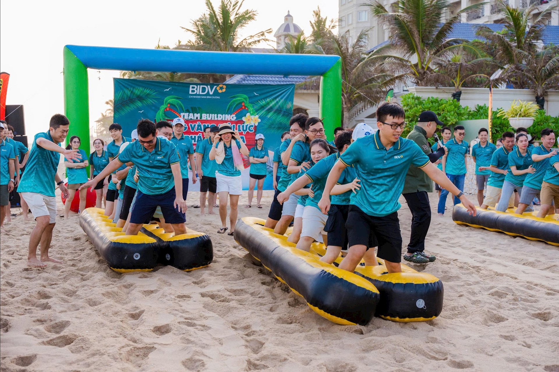 Chi nhánh tổ chức teambuilding gắn kết nội bộ