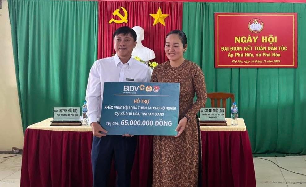 BIDV An Giang supports people to overcome the consequences of natural disasters