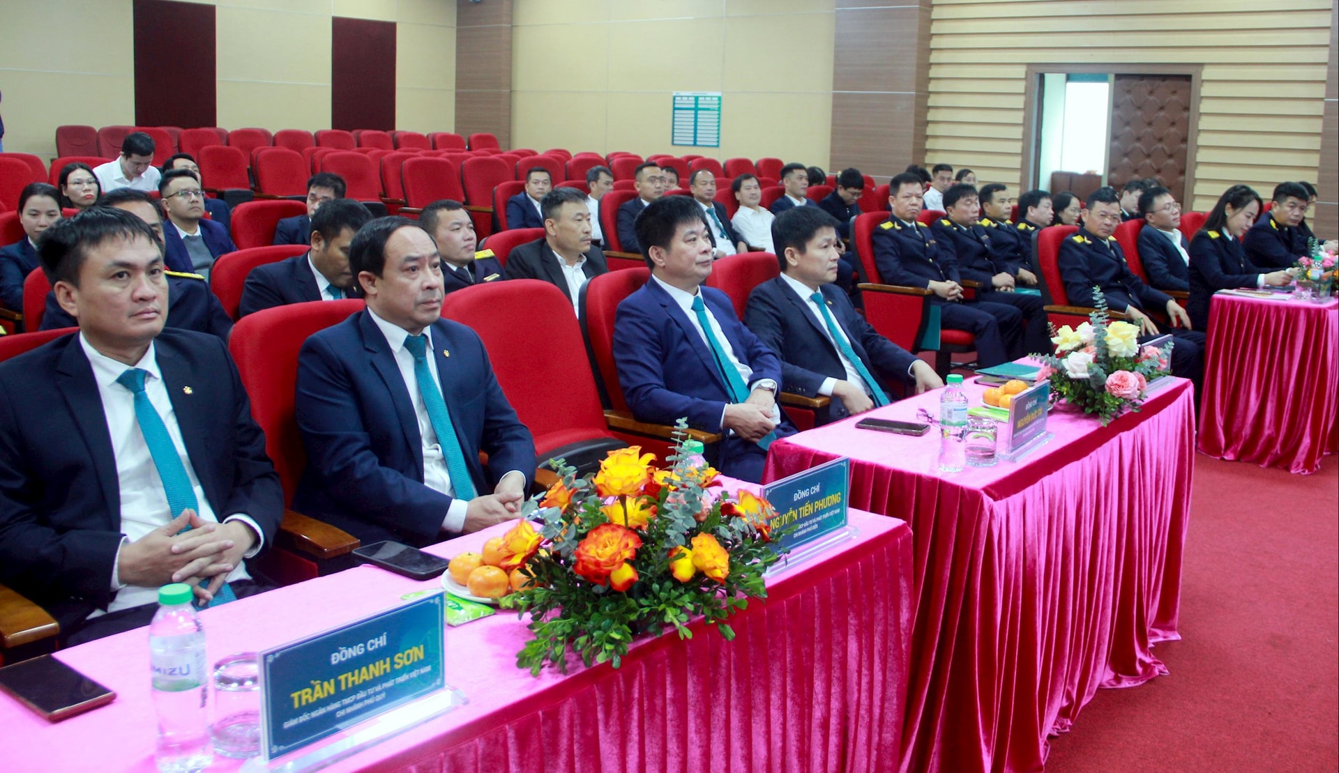 Các đại biểu tham dự lễ ký kết. Ảnh: Quang An