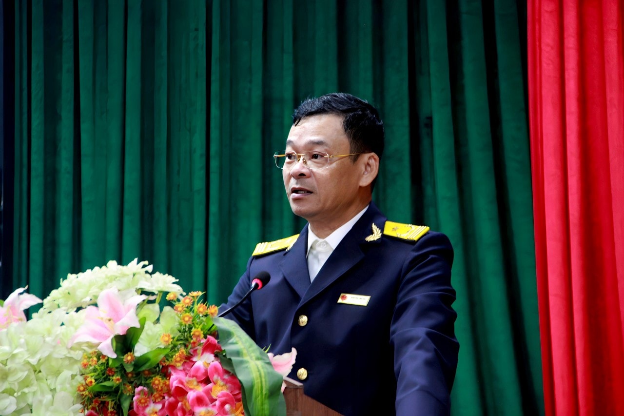 Ông Nguyễn Văn Đức - Phó Trưởng Thuế tỉnh Nghệ An phát biểu tại lễ ký kết. Ảnh Quang An