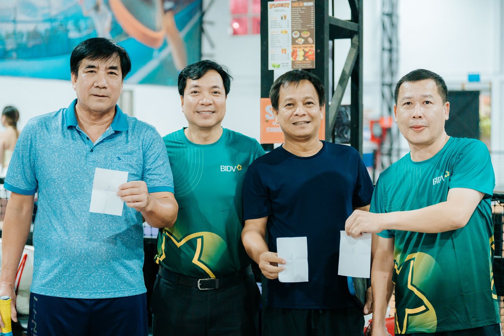 이 클럽은 의사소통과 건강 훈련의 기회를 제공합니다.