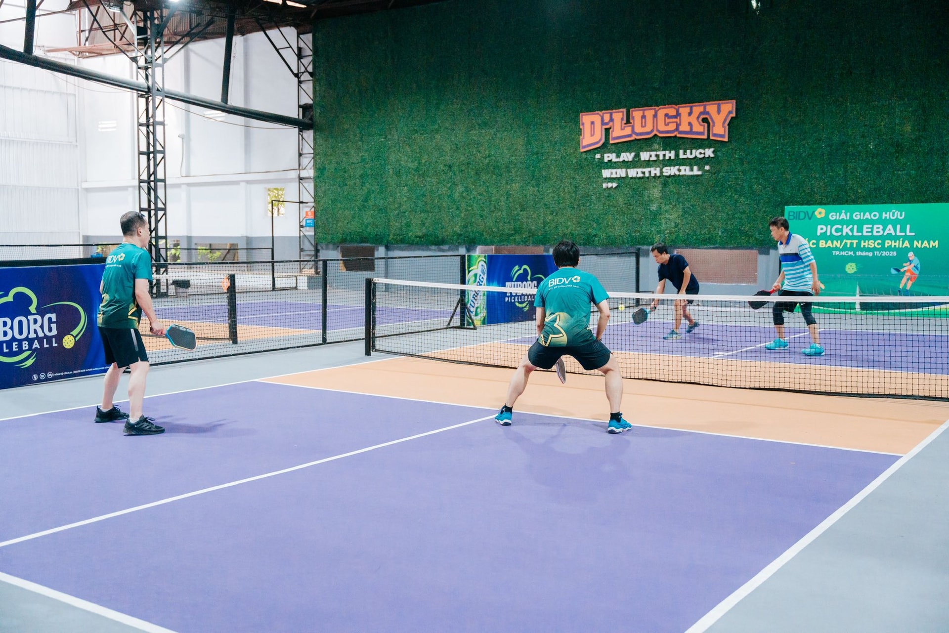 이 클럽은 의사소통과 건강 훈련의 기회를 제공합니다.