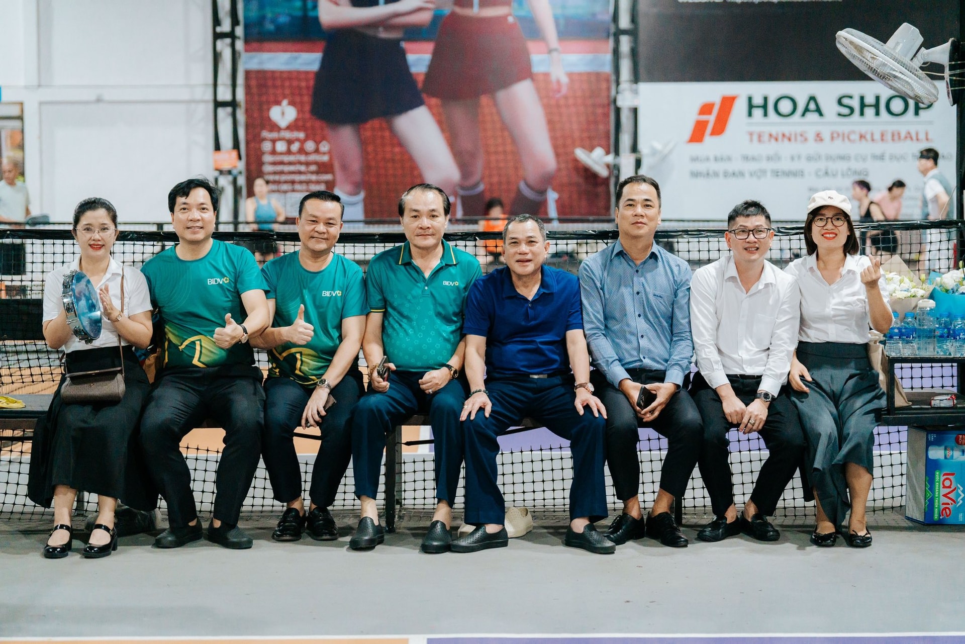 이 클럽은 의사소통과 신체 운동의 기회를 제공합니다.