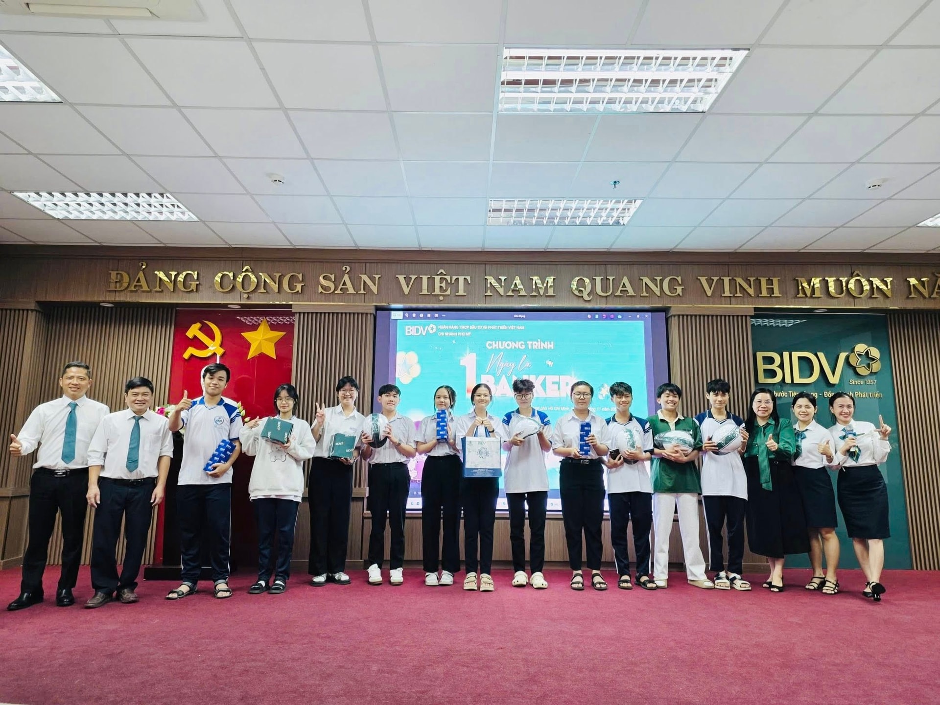 푸미2 지점의 의미 있는 프로그램