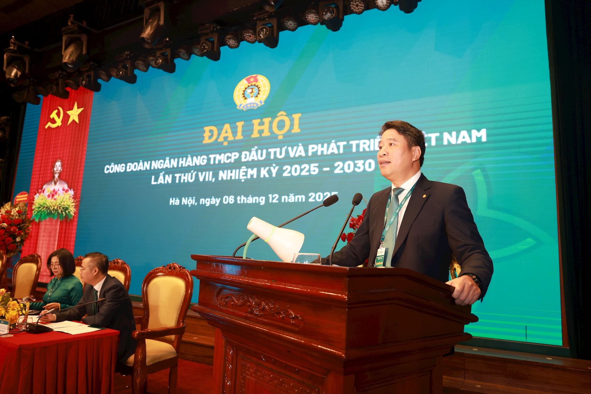 Đồng chí Trần Phương - Chủ tịch Công Đoàn BIDV - phát biểu khai mạc Đại hội (2