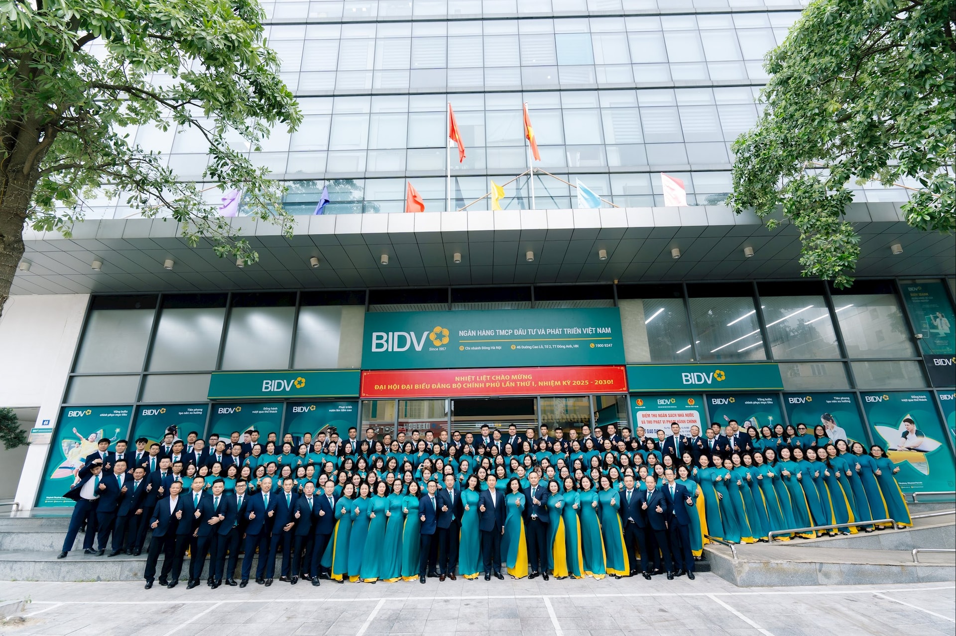 Group photo likes 2025