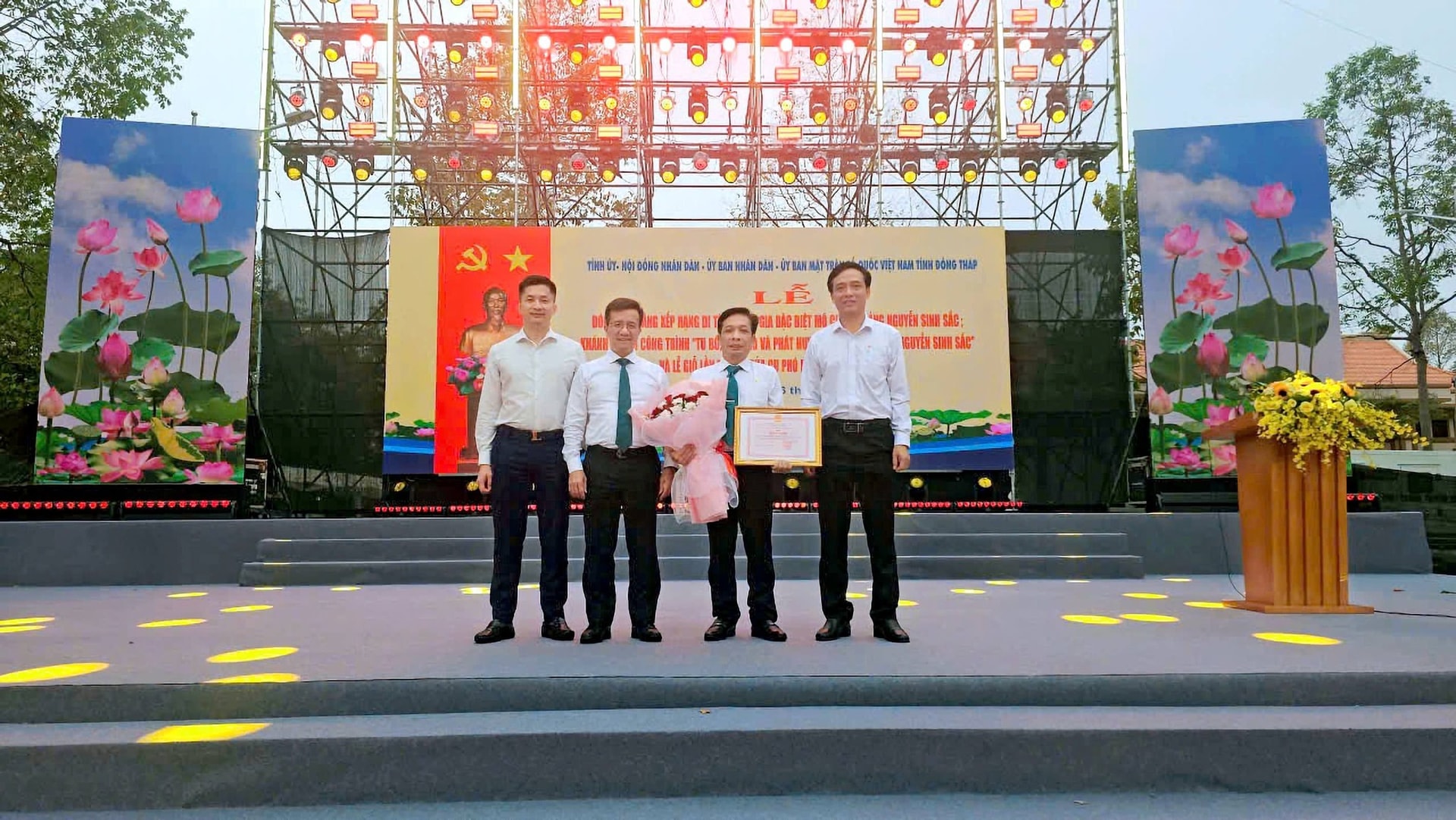 BIDV receives a commendation from the People's Committee of Dong Thap Province.