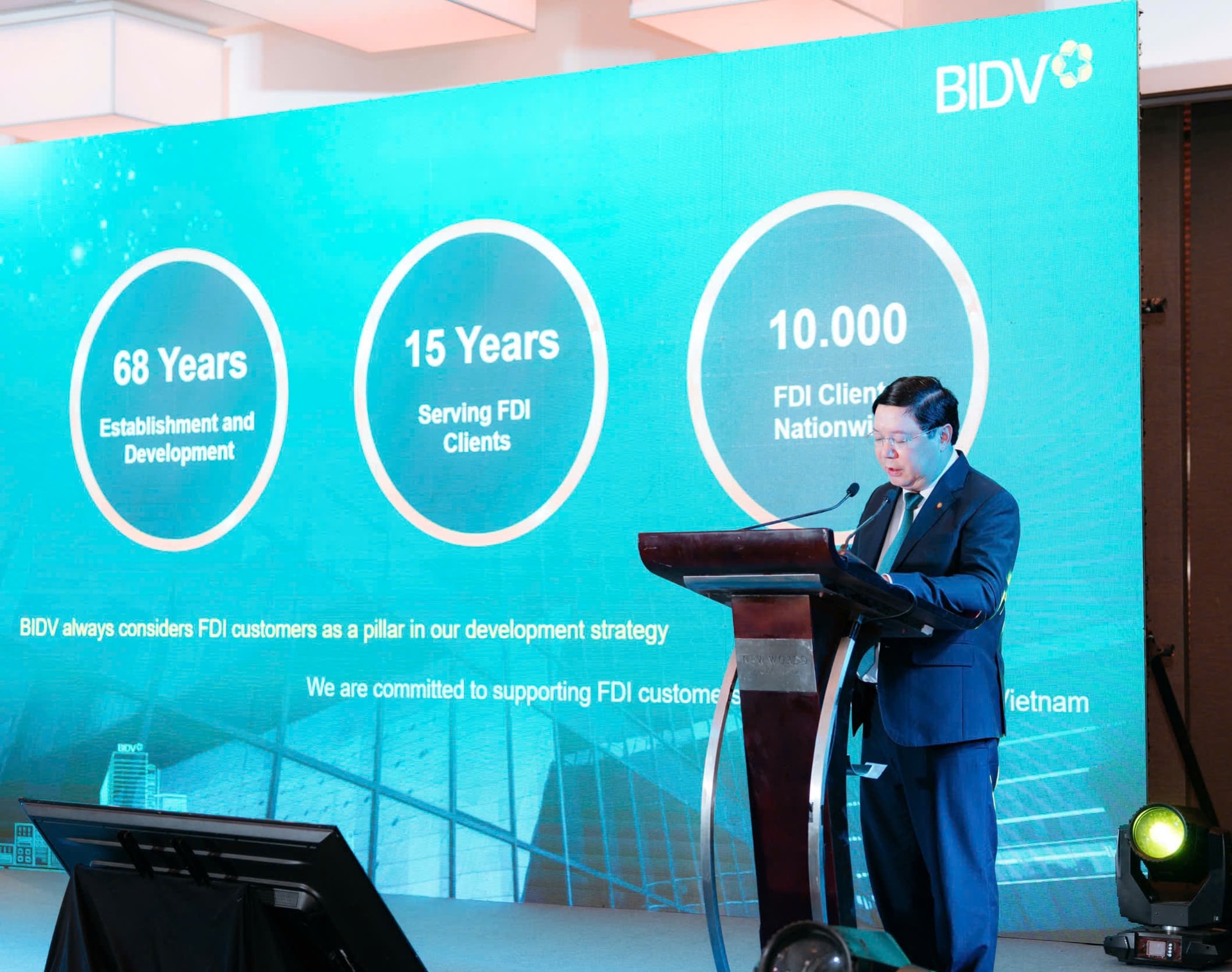 Phó Tổng giám đốc BIDV phát biểu chia sẻ tại Hội thảo