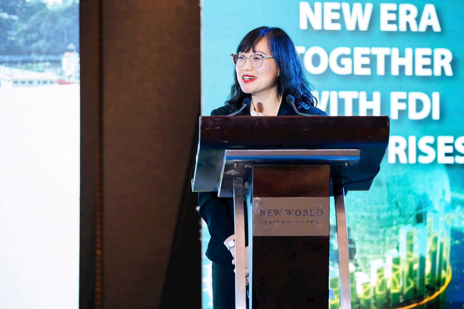 Tiến sỹ Vương Thị Minh Hiếu - Phó Cục trưởng Cục Đầu tư Nước ngoài – Bộ Tài chính chia sẻ tại Hội thảo