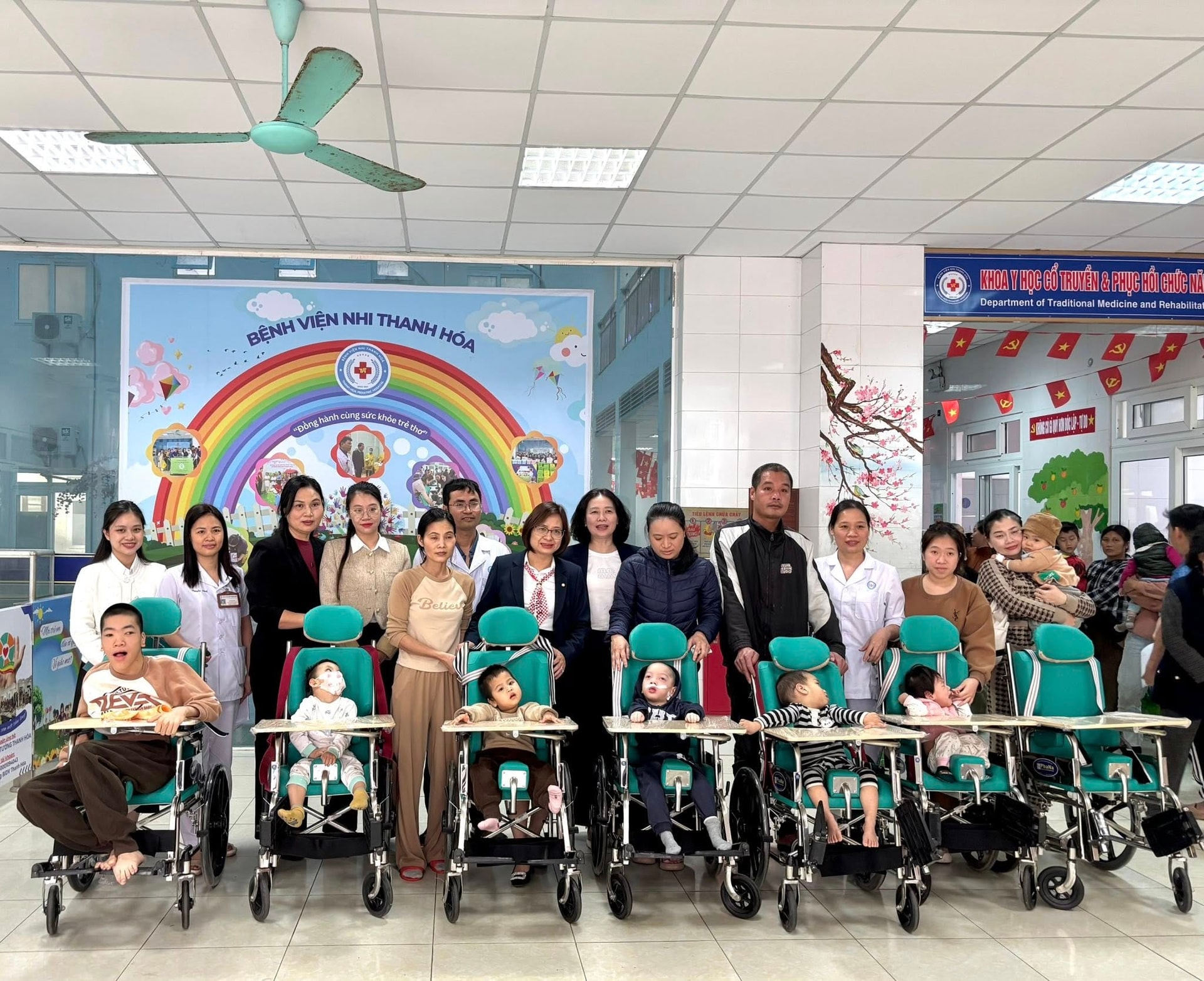 BIDV Lam Son Shares with Pediatric Patients 3
