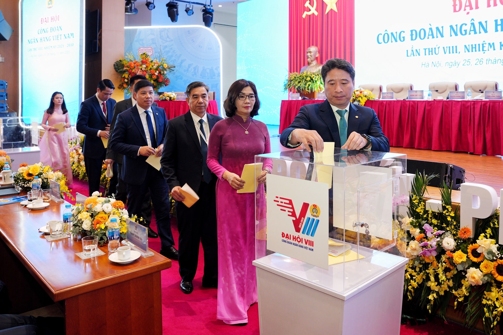 Công đoàn Ngân hàng Việt Nam quyết tâm hoàn thành xuất sắc nhiệm vụ trong nhiệm kỳ mới