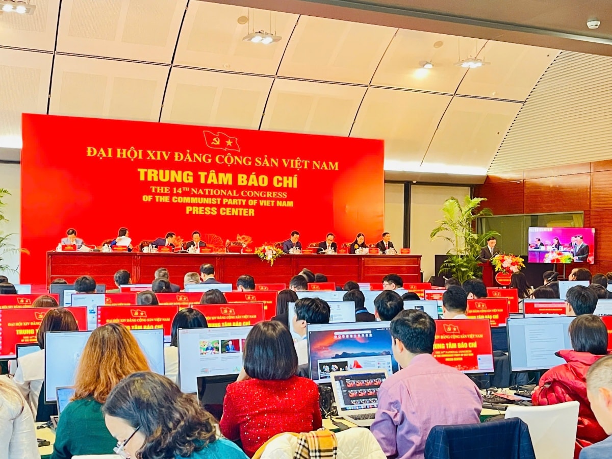 Toàn cảnh họp báo 