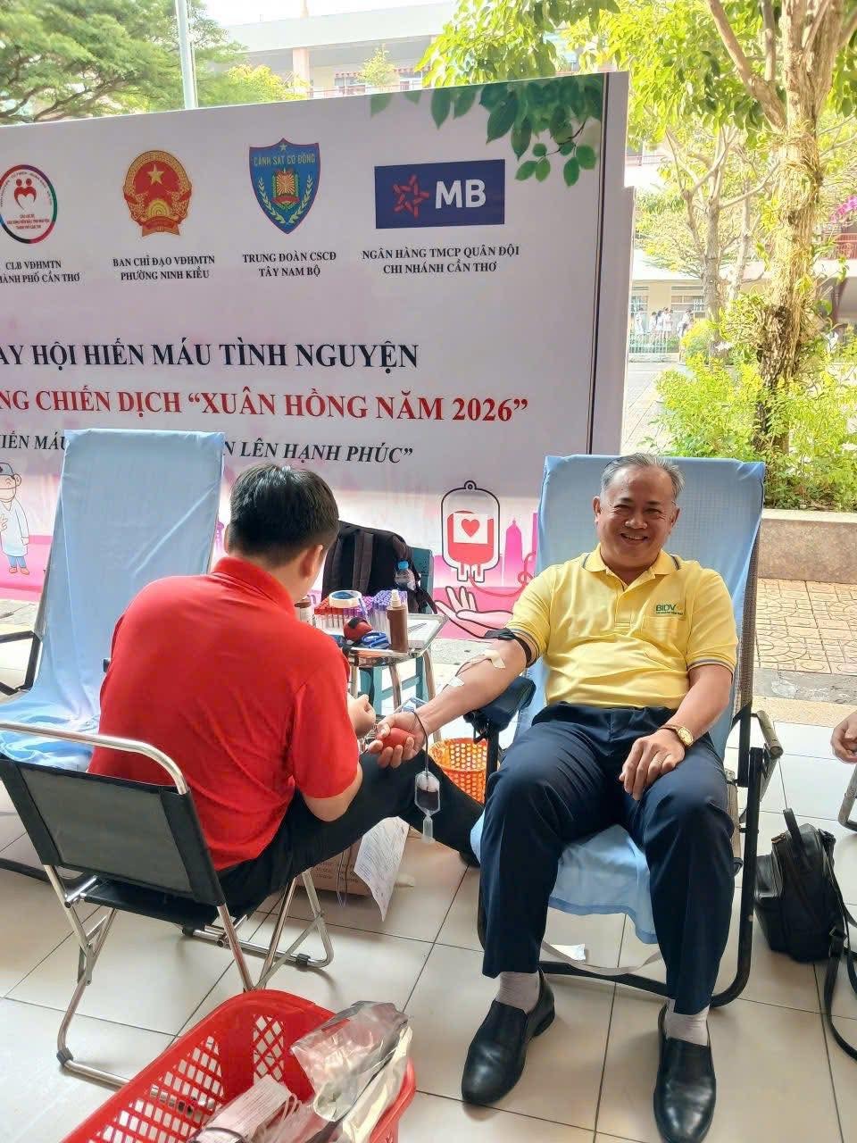 Chi nhánh Cần Thơ tham gia hiến máu