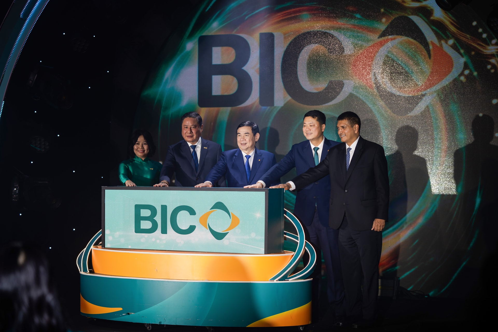 Nghi thức ra mắt bộ nhận diện thương hiệu mới của BIC