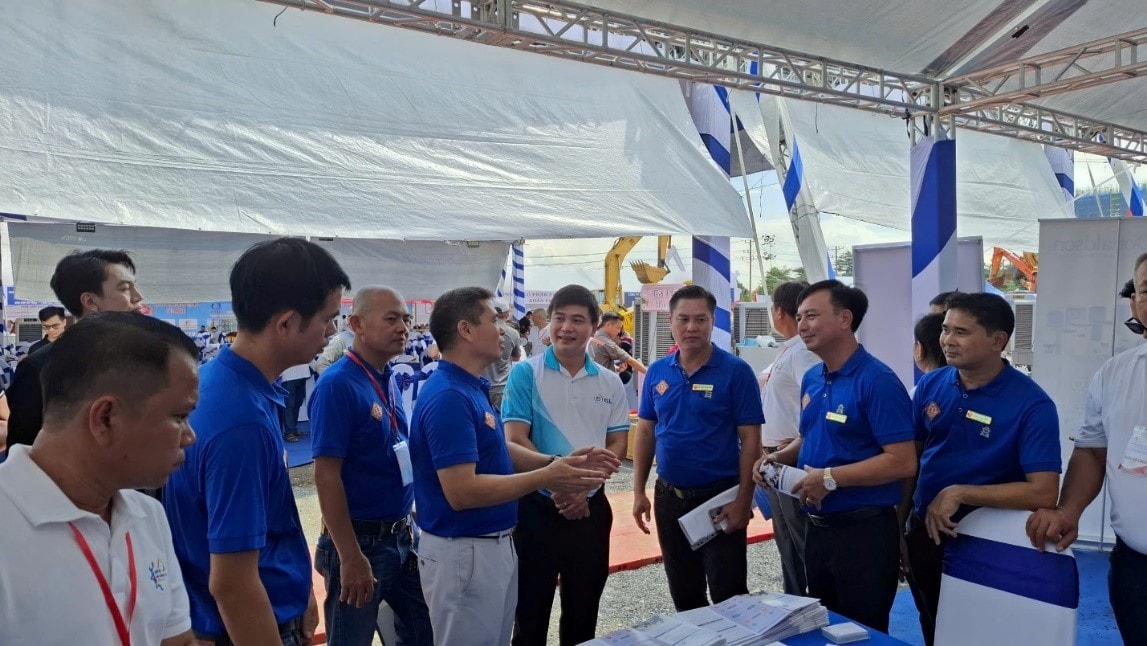Gian hàng của BSL tại Ngày hội Máy Công trình Việt Nam 2025 thu hút đông đảo khách tham quan