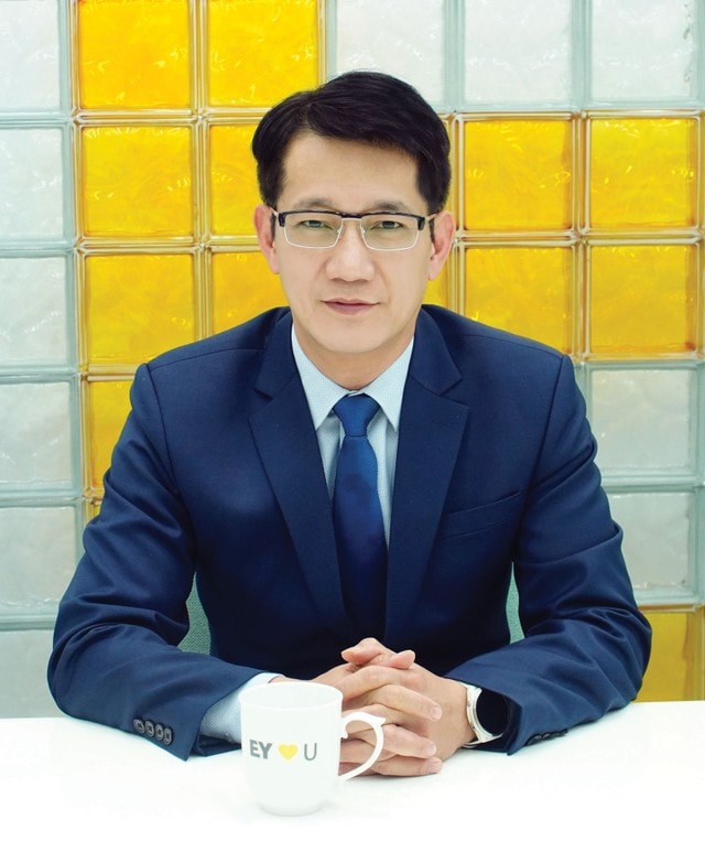 Ông Nguyễn Việt Long, Phó tổng giám đốc Tư vấn, Công ty TNHH Ernst & Young Việt Nam (EY Việt Nam) Ông Nguyễn Việt Long, Phó tổng giám đốc Tư vấn, Công ty TNHH Ernst & Young Việt Nam (EY Việt Nam)