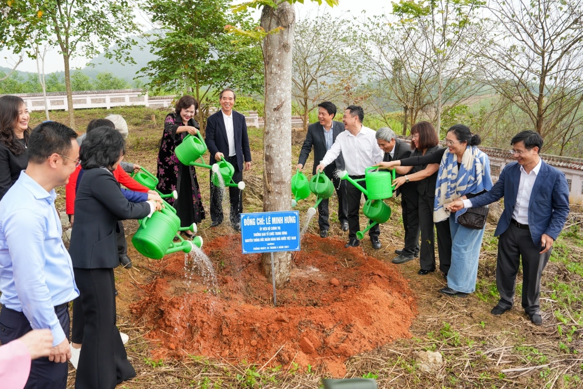 Về nơi cội nguồn ngành Ngân hàng Về nơi cội nguồn ngành Ngân hàng