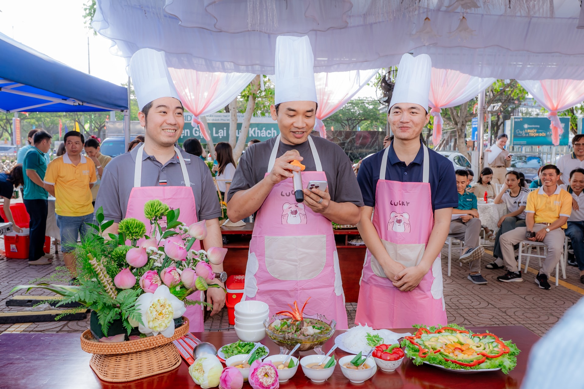 Sắc hoa rực rỡ - Hương vị yêu thương (6)