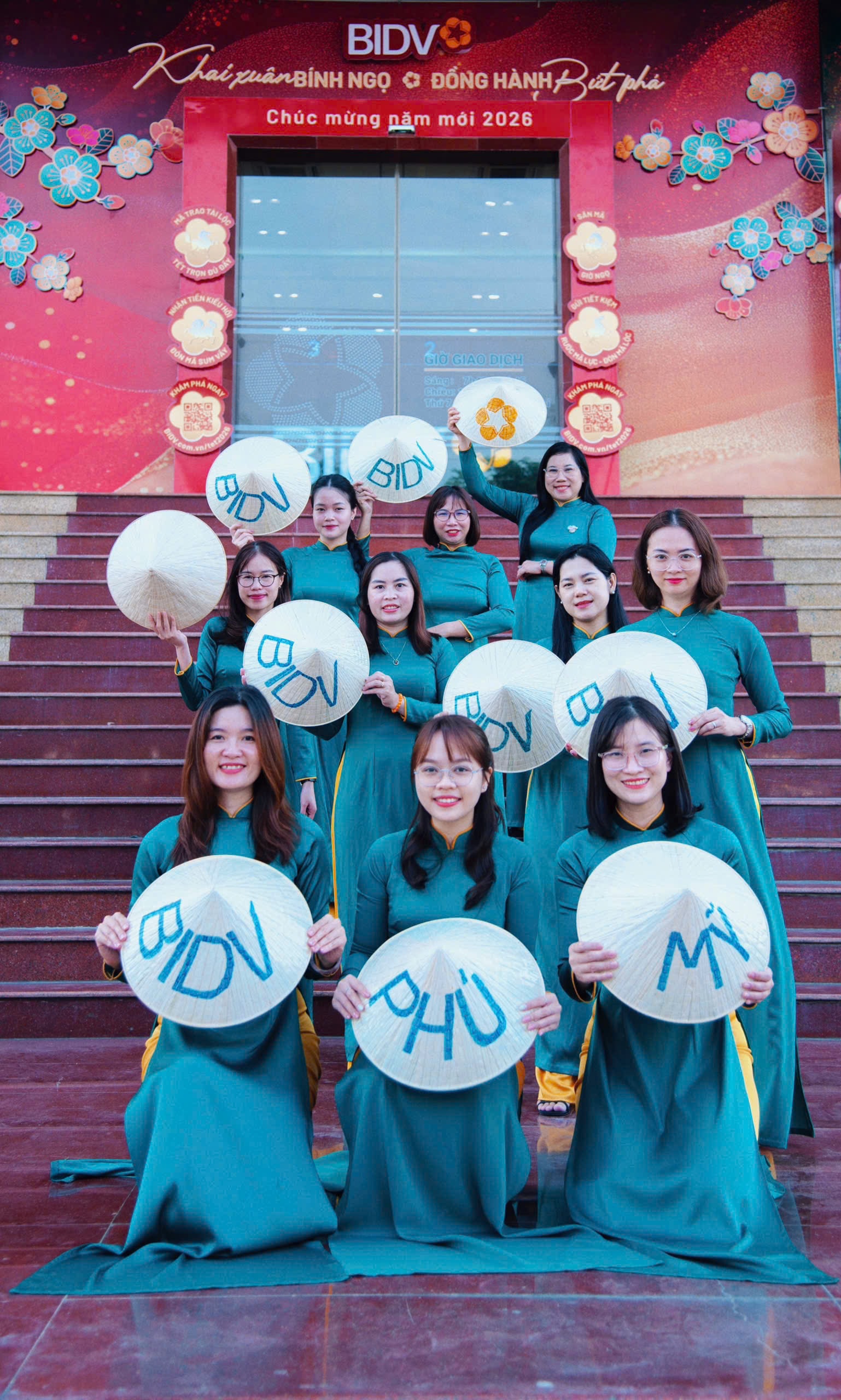 Tháng Ba rạng rỡ trong tà áo dài (1)