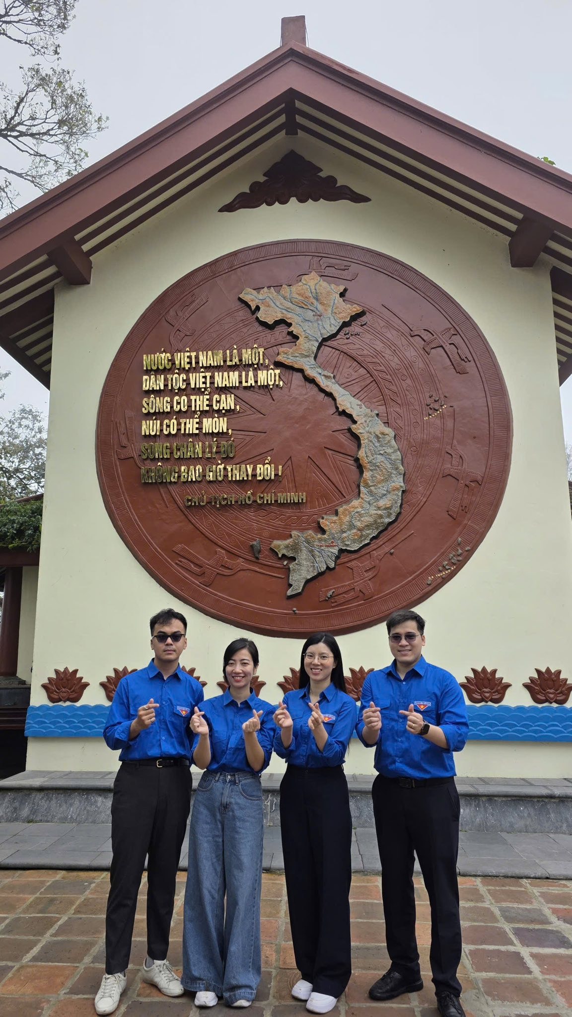 5 đơn vị dâng hương tại Đền thờ Bác Ho (Ba Vì) và cải tạo cảnh quan Vườn Quốc gia Ba Vì.