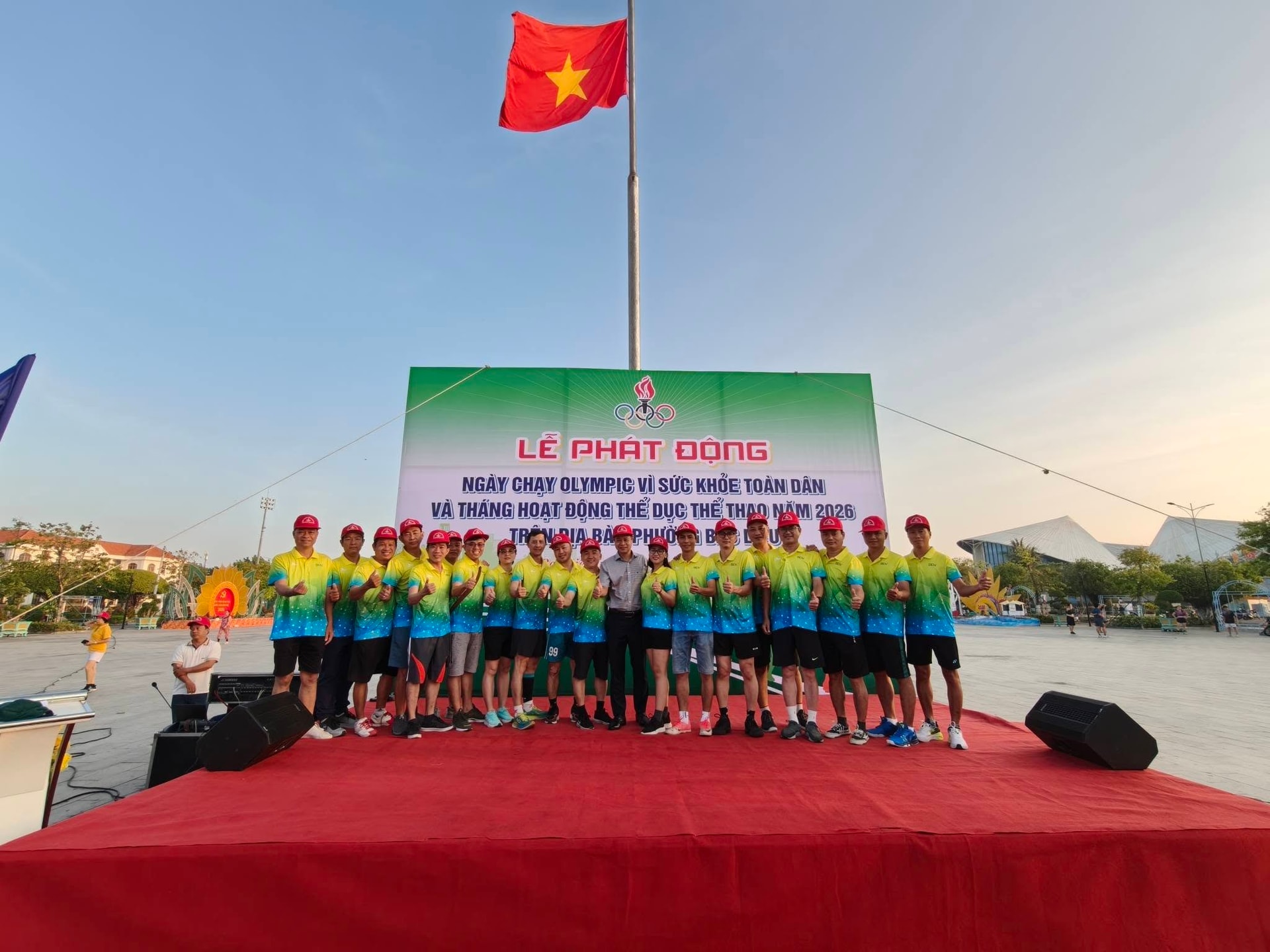 BIDV Bạc Liêu hòa mình vào không khí sôi động của Ngày chạy Olympic vì sức khỏe toàn dân 2026