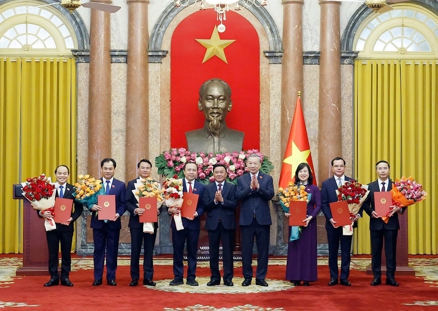 Tổng Bí thư, Chủ tịch nước chủ trì hội nghị công bố các quyết định đối với Chính phủ