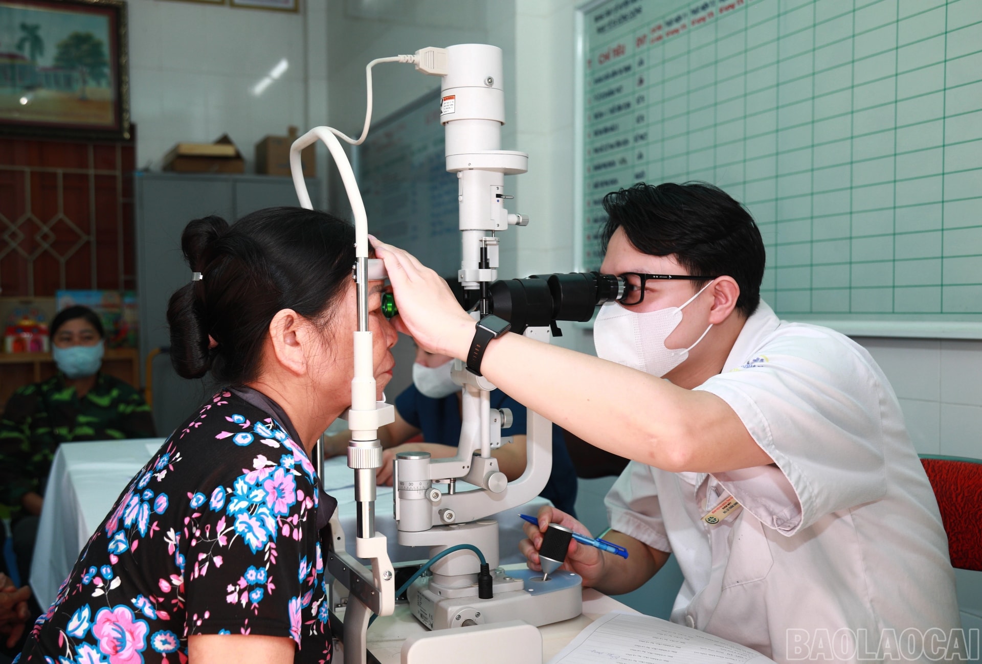 Chương trình thực hiện khám chữa bệnh cho bà con xã Đông Cuông