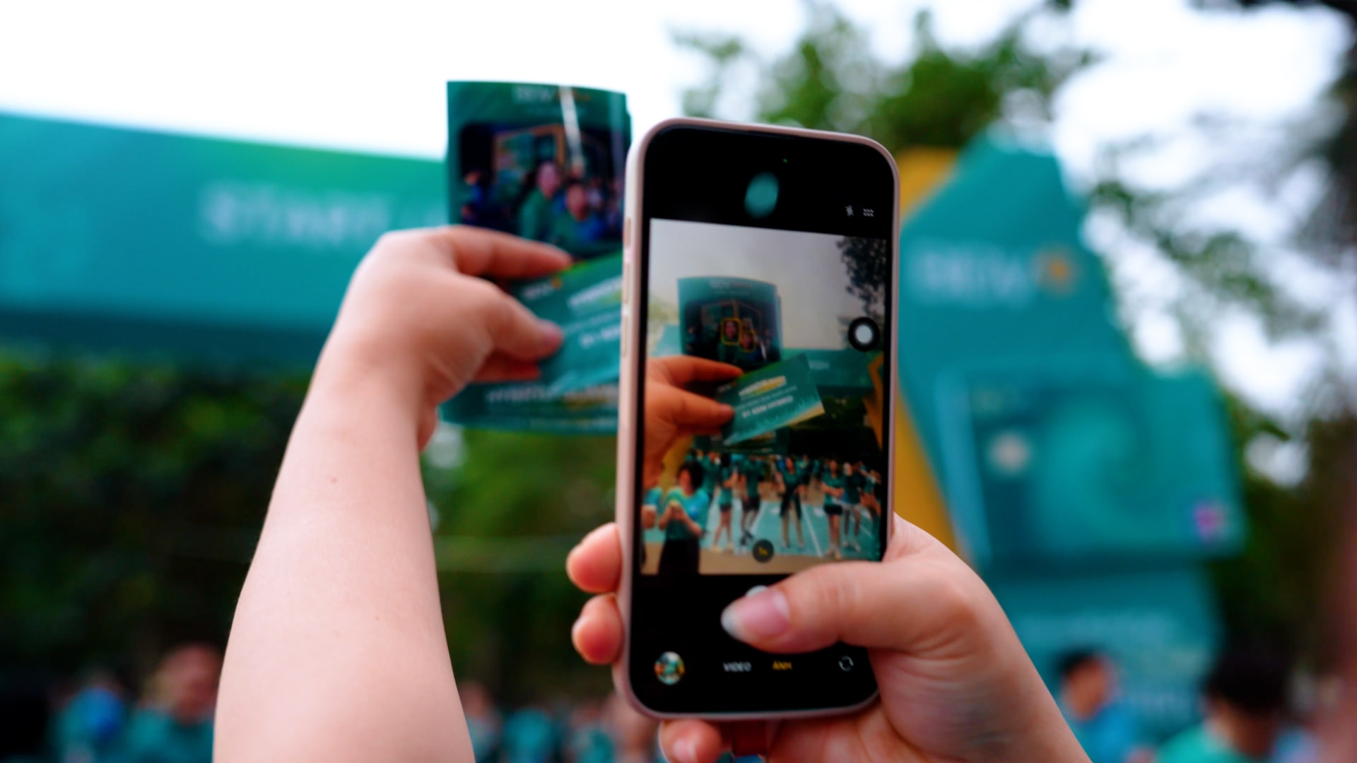 Coffee JCB Hybrid.00_00_27_27.Still001