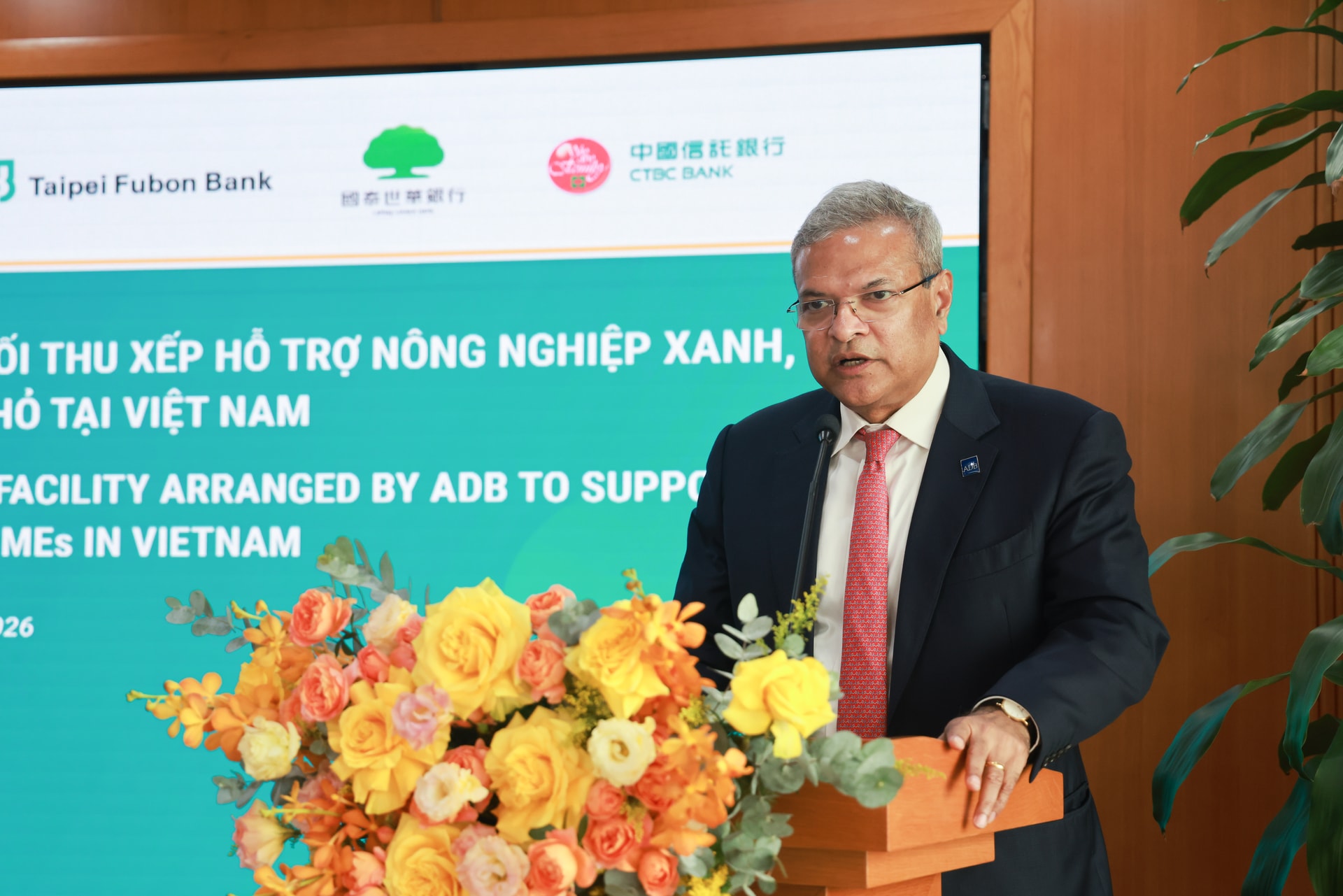 Ông Bhargav Dasgupta, Phó Chủ tịch ADB